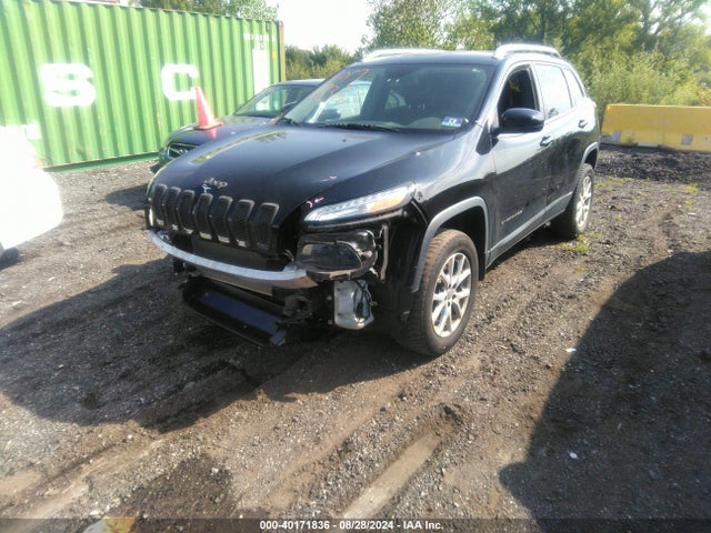 1C4PJMCS3HW588095 Jeep Cherokee Latitude 4x4