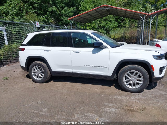 1C4RJHAG1RC706663 Jeep Grand Cherokee Laredo X 4x4