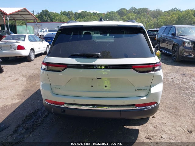 1C4RJHAG1RC706663 Jeep Grand Cherokee Laredo X 4x4
