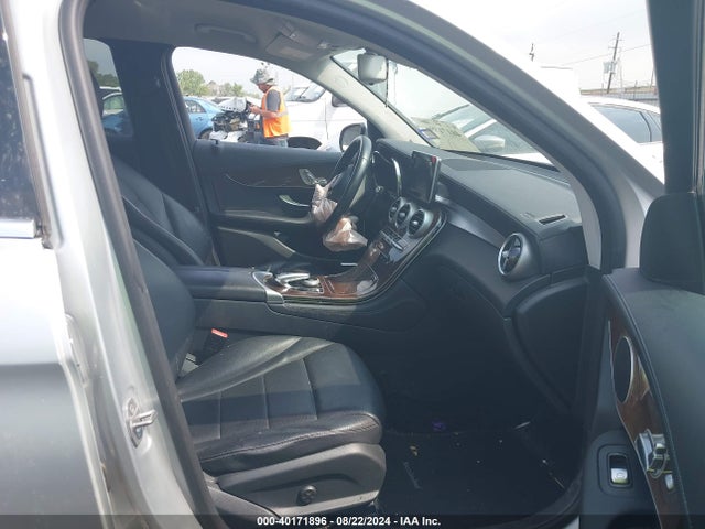 WDC0G4JB7HF129116 Mercedes-Benz GLC 300