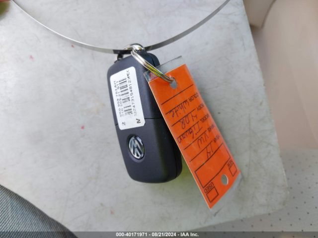 WVGAV3AXXEW626061 Volkswagen TIGUAN SE
