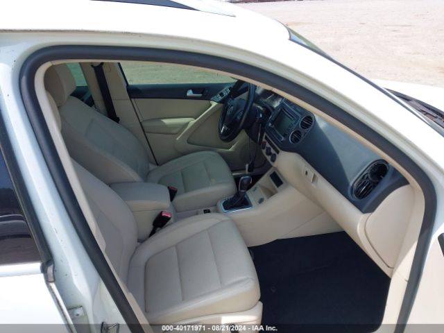 WVGAV3AXXEW626061 Volkswagen TIGUAN SE