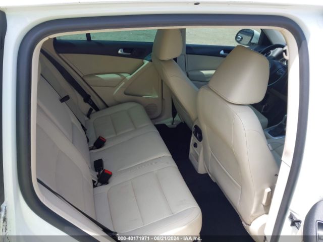 WVGAV3AXXEW626061 Volkswagen TIGUAN SE