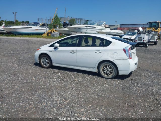 JTDKN3DU1F1997375 Toyota Prius Two