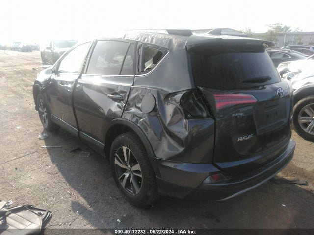 Toyota Rav4 Xle 2018 JTMWFREV8JJ186271 Image 3