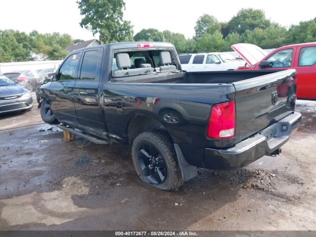 1C6RR7FG0JS224795 RAM 1500 Express Quad Cab 4x4 6'4 Box