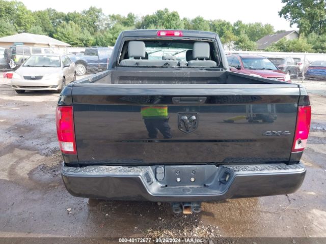 1C6RR7FG0JS224795 RAM 1500 Express Quad Cab 4x4 6'4 Box