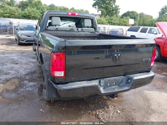 1C6RR7FG0JS224795 RAM 1500 Express Quad Cab 4x4 6'4 Box
