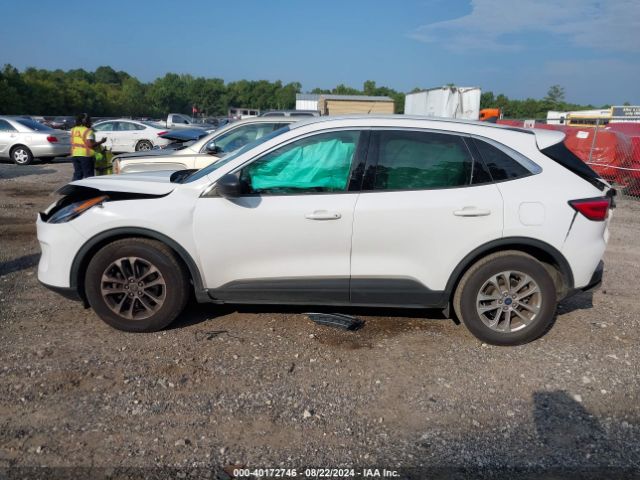 1FMCU0G63NUA73340 Ford ESCAPE SE