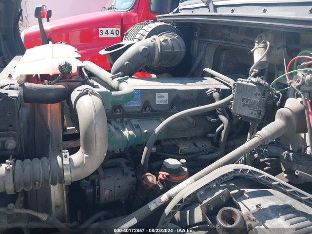 40172857 :رقم المزاد ، 4V4NC9EH2EN152537 vin ، 2014 Volvo Vn Vnl مزاد بيع