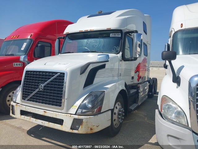 40172857 :رقم المزاد ، 4V4NC9EH2EN152537 vin ، 2014 Volvo Vn Vnl مزاد بيع