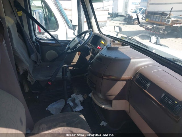 40172857 :رقم المزاد ، 4V4NC9EH2EN152537 vin ، 2014 Volvo Vn Vnl مزاد بيع