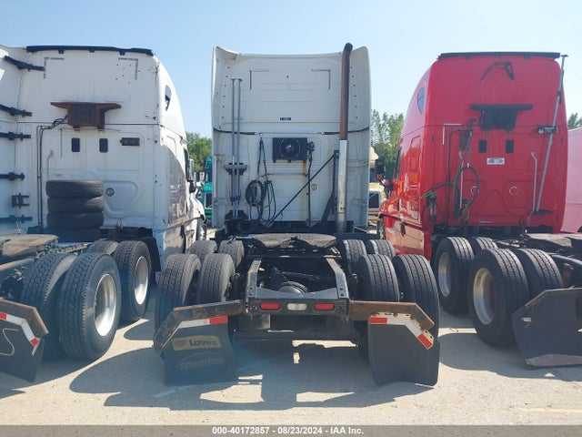 40172857 :رقم المزاد ، 4V4NC9EH2EN152537 vin ، 2014 Volvo Vn Vnl مزاد بيع