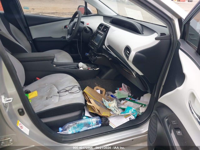 Toyota Prius Two Eco 2016 JTDKARFU0G3011626 Image 5
