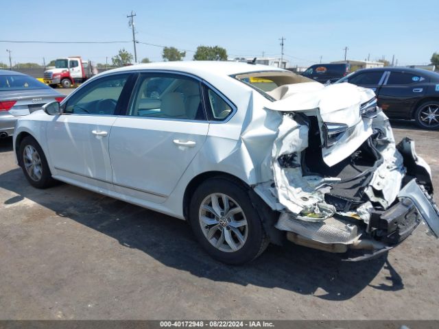 1VWAT7A37HC023845 Volkswagen Passat 1.8t S