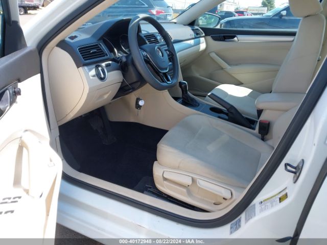 1VWAT7A37HC023845 Volkswagen Passat 1.8t S