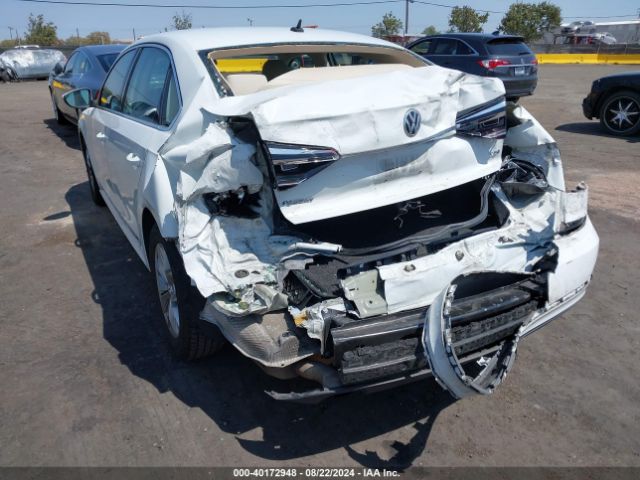 1VWAT7A37HC023845 Volkswagen Passat 1.8t S