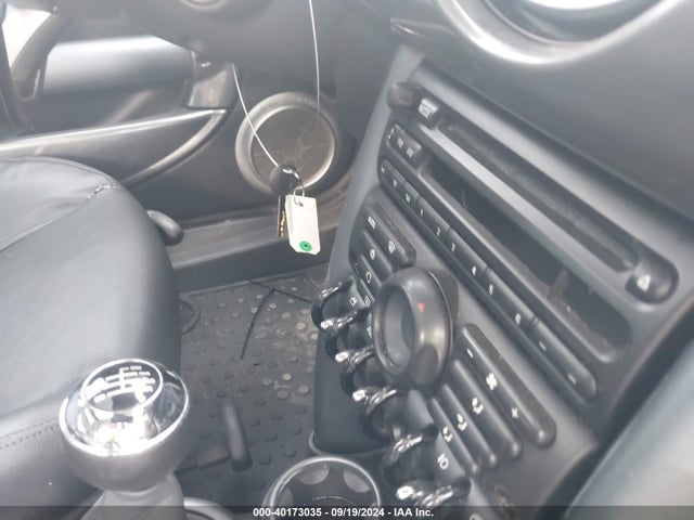 2006 MINI COOPER S WMWRE33546TN28386 Photo 10