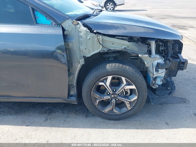 KIA Forte Lxs 2019 3KPF24AD8KE135220 Image 14