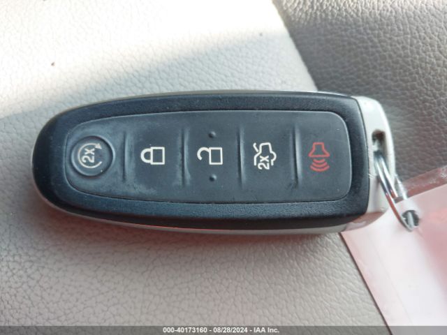1FMCU0JX4EUB66059 Ford Escape Titanium