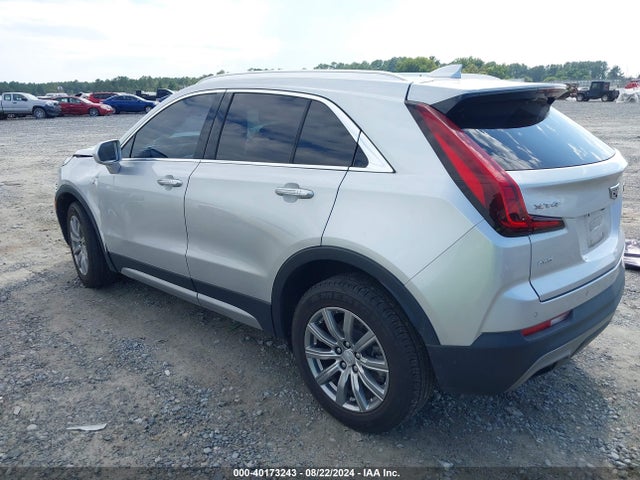 2020 CADILLAC XT4 1GYFZDR46LF038051 Photo 2