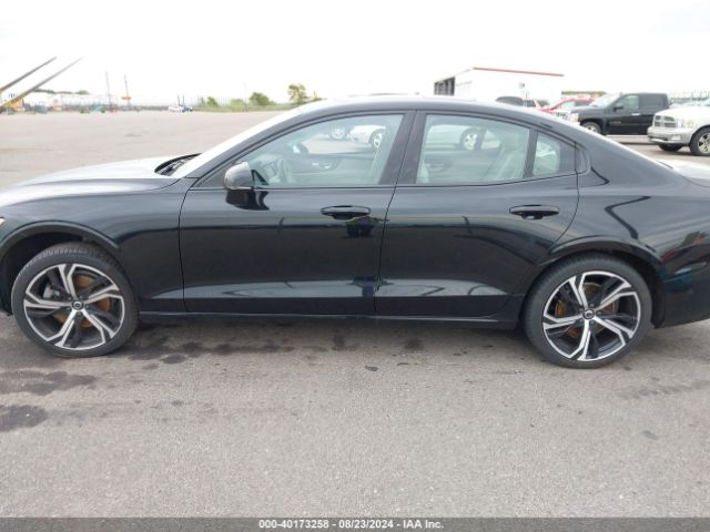 7JRL12TWXPG240696 Volvo S60 B5 Plus Dark Theme
