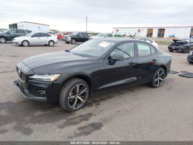 7JRL12TWXPG240696 Volvo S60 B5 Plus Dark Theme