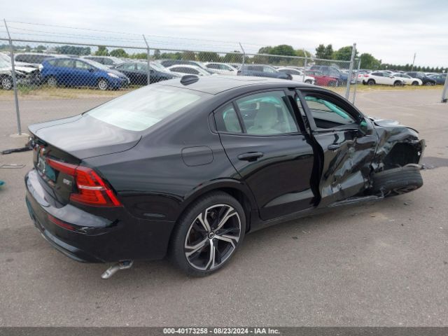 7JRL12TWXPG240696 Volvo S60 B5 Plus Dark Theme