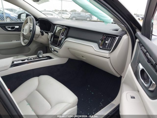 7JRL12TWXPG240696 Volvo S60 B5 Plus Dark Theme