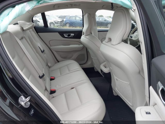 7JRL12TWXPG240696 Volvo S60 B5 Plus Dark Theme