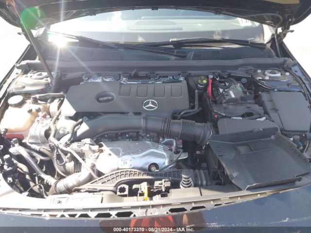 W1K3G4FB6NJ375245 Mercedes-Benz A 220 4matic