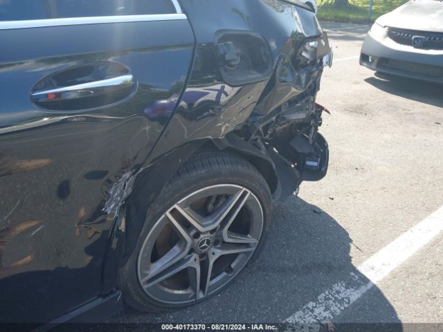 W1K3G4FB6NJ375245 Mercedes-Benz A 220 4matic