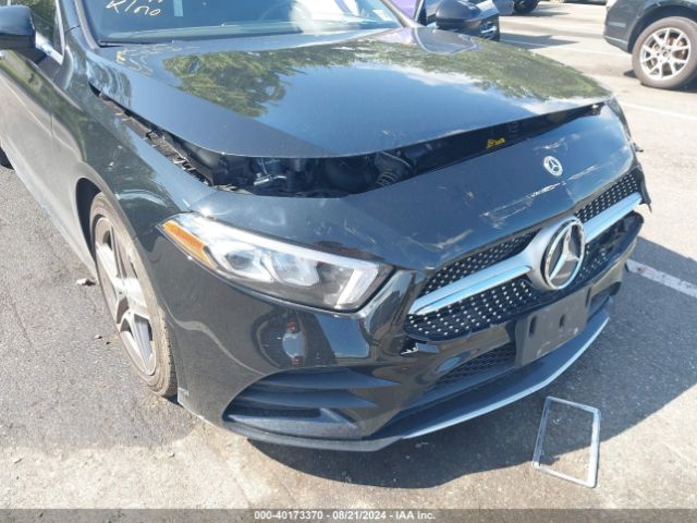 W1K3G4FB6NJ375245 Mercedes-Benz A 220 4matic