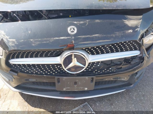 W1K3G4FB6NJ375245 Mercedes-Benz A 220 4matic
