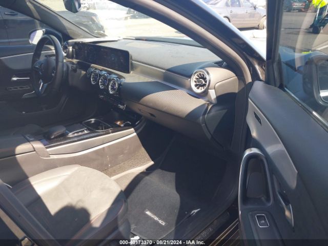 W1K3G4FB6NJ375245 Mercedes-Benz A 220 4matic