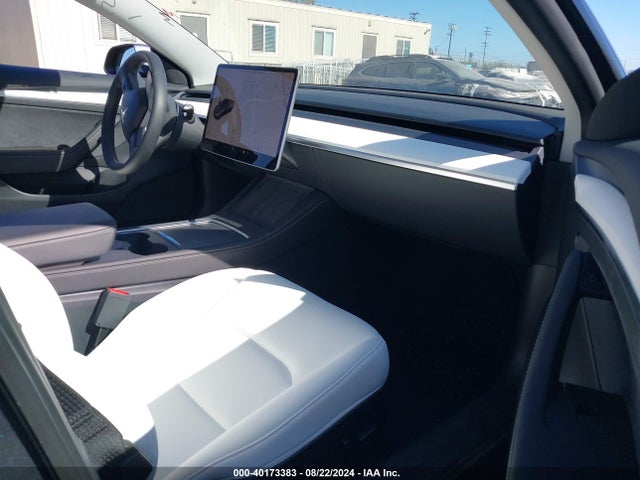 2023 TESLA MODEL 3 5YJ3E1EA9PF638135 Photo 4