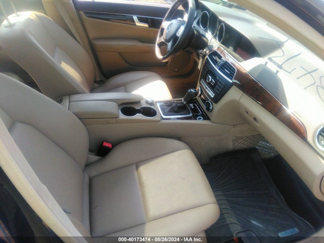 WDDGF8AB8EA920364 Mercedes-Benz C 300 Luxury 4matic/sport 4matic