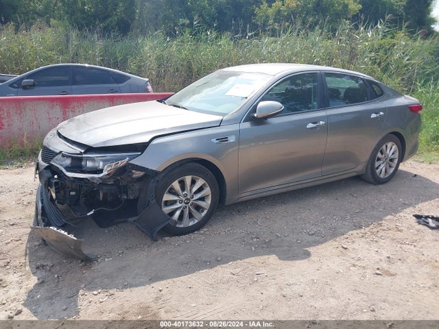 KIA Optima Lx 2017 5XXGT4L34HG123961 Image 2