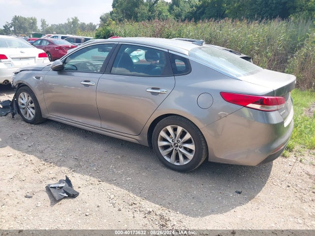KIA Optima Lx 2017 5XXGT4L34HG123961 Image 3