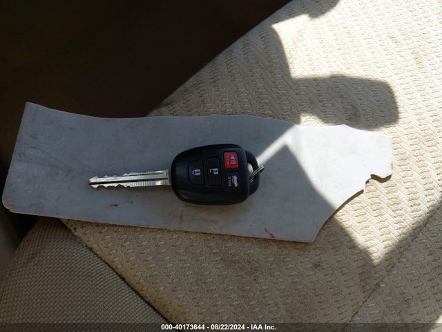 Toyota CAMRY LE 2016 4T4BF1FK5GR575110 Image 11