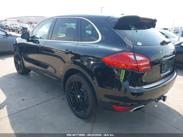 2013 PORSCHE CAYENNE WP1AB2A22DLA84092 Photo 2