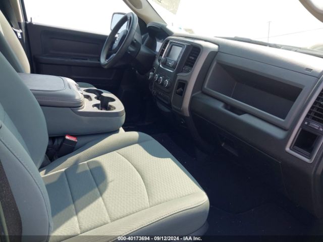 1C6RR7FT9JS291702 RAM 1500 Express Quad Cab 4x4 6'4 Box