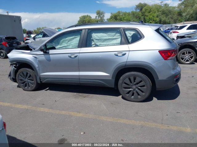 3VVAX7B26NM051564 Volkswagen Taos 1.5t S