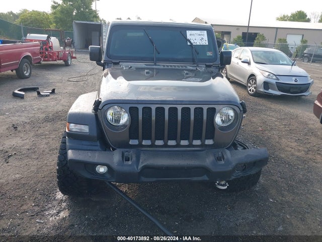 1C4HJXDN8LW138157 Jeep Wrangler Unlimited Sport S 4x4