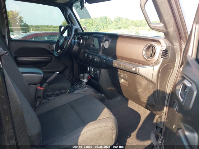 1C4HJXDN8LW138157 Jeep Wrangler Unlimited Sport S 4x4