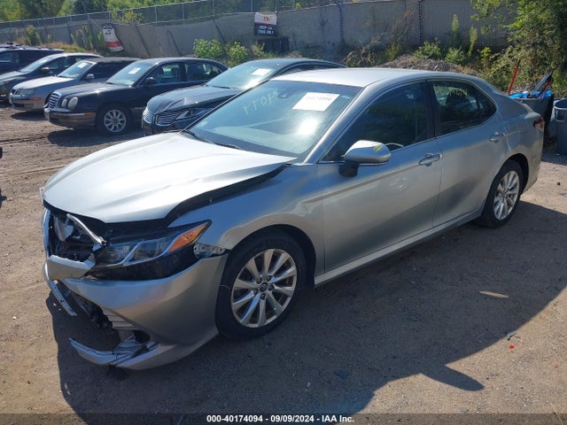 Toyota CAMRY LE 2018 4T1B11HK4JU534285 Image 2