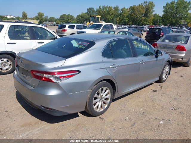 Toyota CAMRY LE 2018 4T1B11HK4JU534285 Image 4