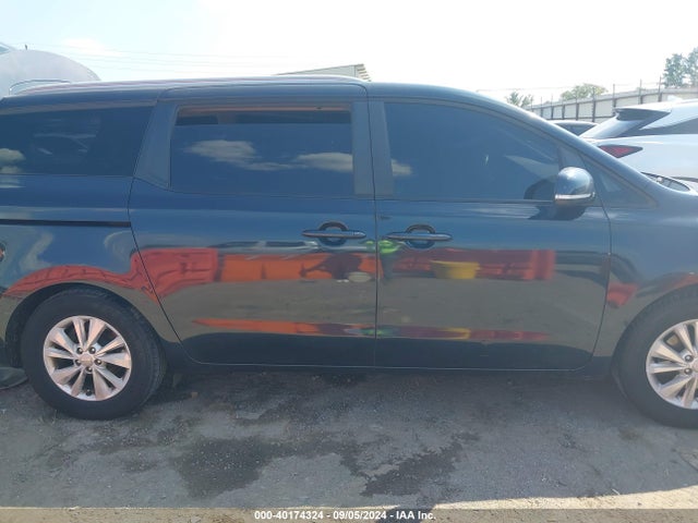 KIA SEDONA LX 2016 KNDMB5C14G6089768 Image 13