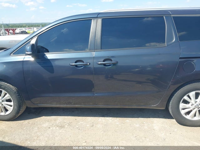 KIA SEDONA LX 2016 KNDMB5C14G6089768 Image 14
