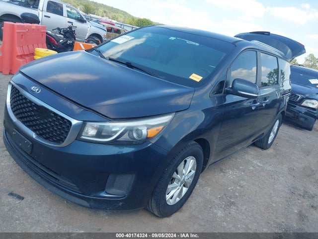 KIA SEDONA LX 2016 KNDMB5C14G6089768 Image 2